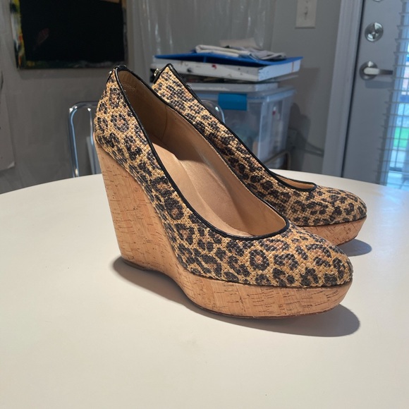 4in Stuart Weitzman Corkswoon leopard print wedges - Picture 3 of 7